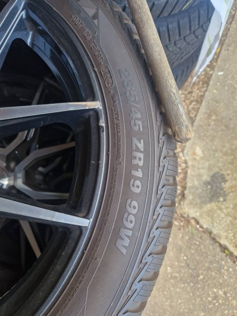 235/45 R19 Kumho Solus 4S HA32 ngyvszakos