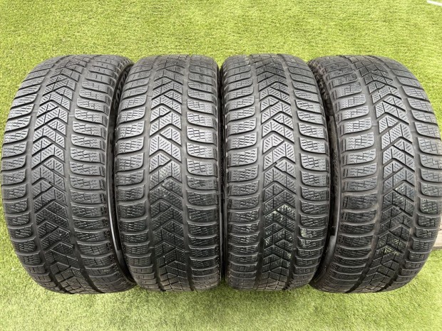 235/45 R19 Pirelli Sottozero 3 téli gumi 5,5-6mm