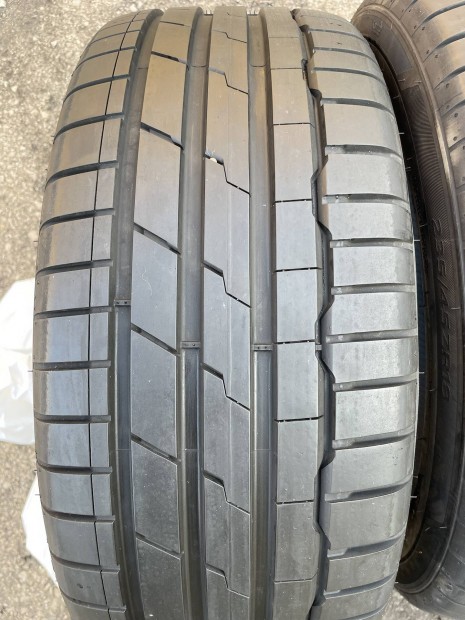 235/45 Zr18 Hankook gumi szett 2022, 2023 vj