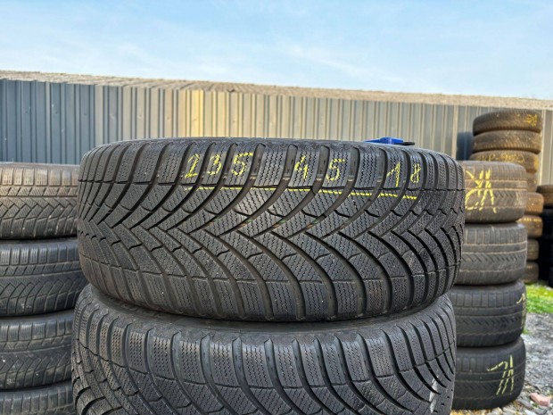 235/45 r18 Semperit 2022 tligumi 4db elad 235/45r18 garnitra