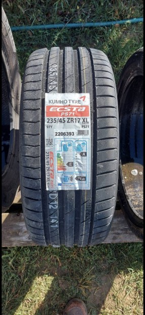 235/45r17 Kumho nyari j 1db  15000Ft