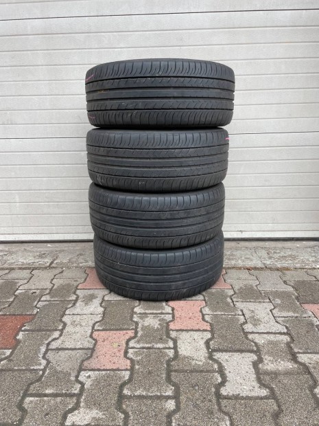 235/45r18 Dunlop