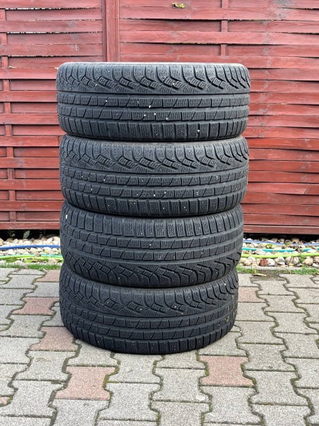 235/45r18 Pirelli Winter
