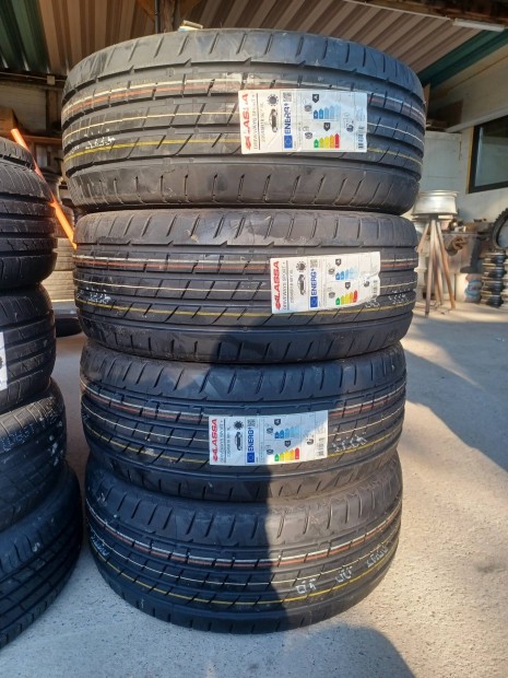 235/45r18 nyári 4db Lassa