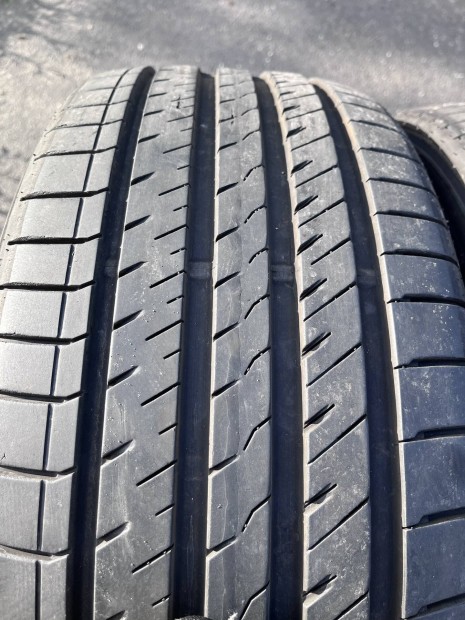 235/45r19 sumitomo nyári gumi
