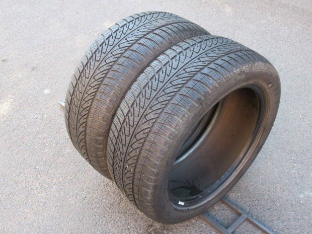 235/50R18 Goodyear Ultragrip téli gumi pár 18" téligumi