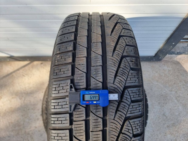 235/50R19 Pirelli téli gumi 2db nagyon jó állapotban eladó!