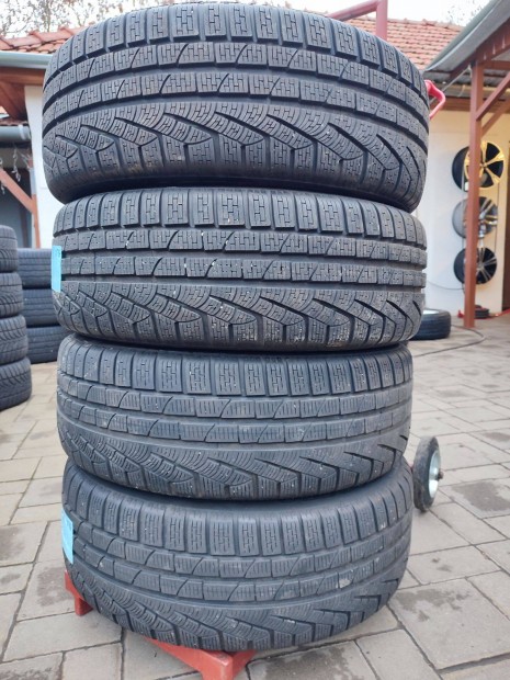 235/50-19 Pirelli tligumi garnitra!