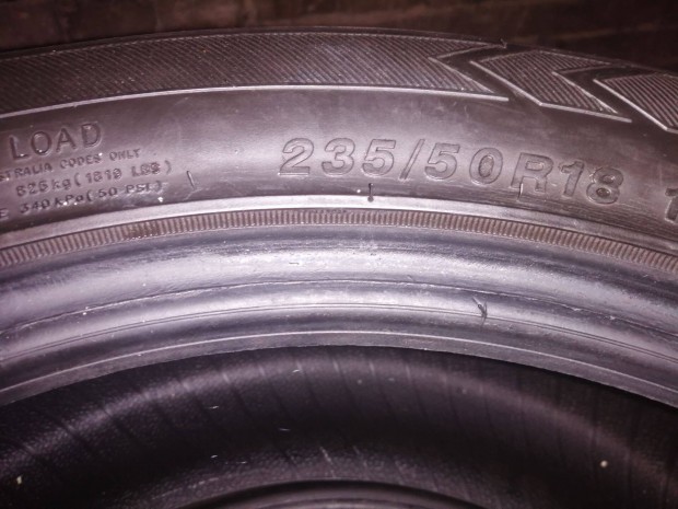 235/50 R18 Tristar