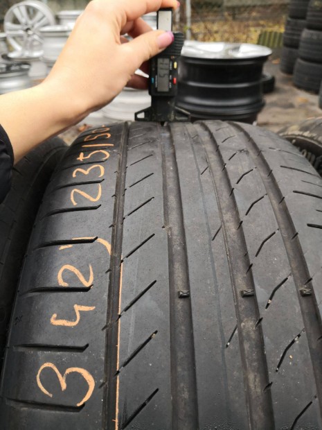 235/50 R19 Continental nyri gumi 55000ft a 4db/342/