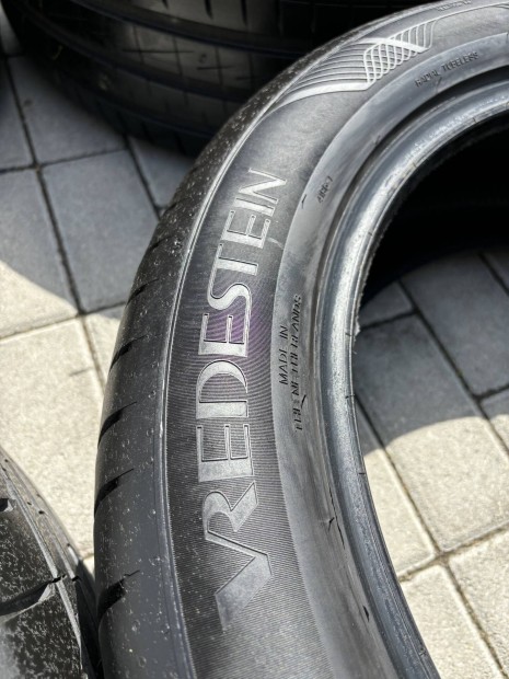 235/50 R19 Vredestein nyrigumi 