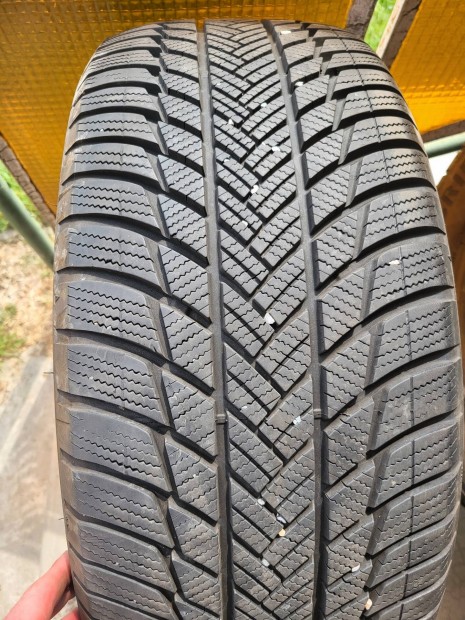 235 50 r19 bridgestone