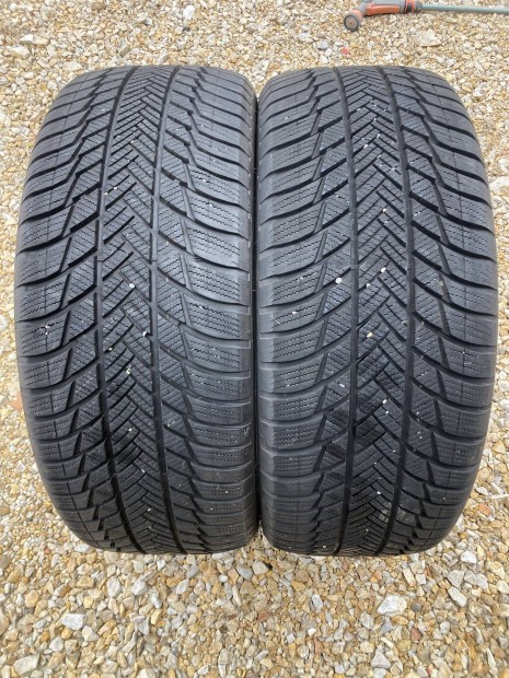 235/50r19 Bridgestone tli gumi 2db