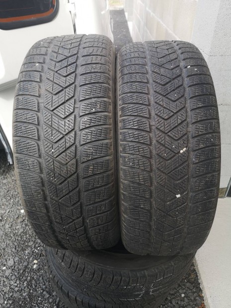 235/55R18 2db Pirelli tligumi elad