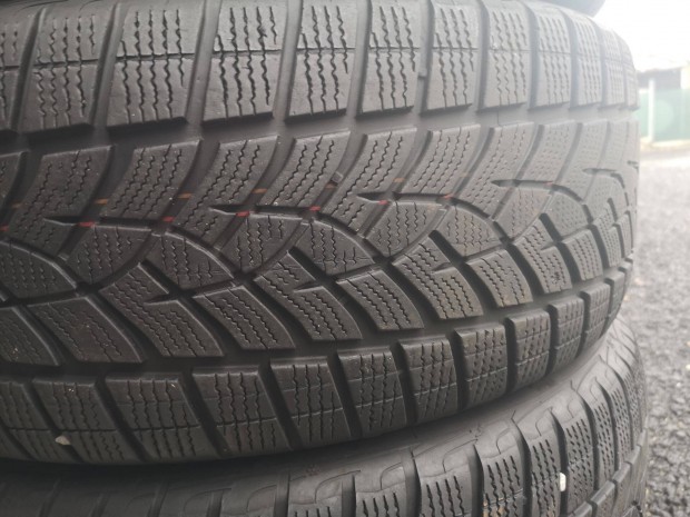 235/55R18 Goodyear tligumik