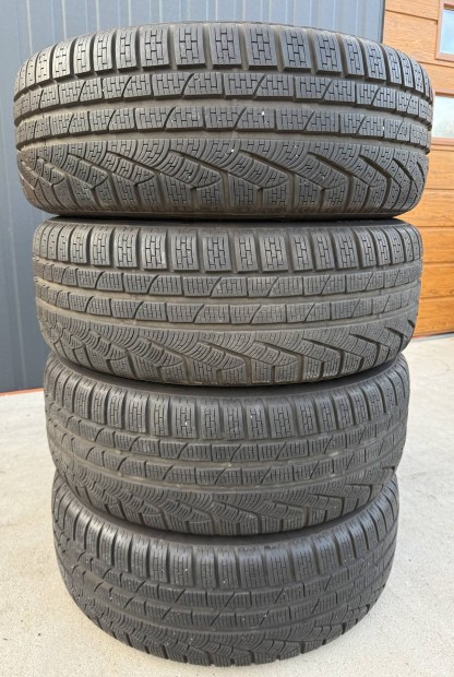235/55R18 Pirelli Sottozero Winter tli gumi szett  235/55 R18 