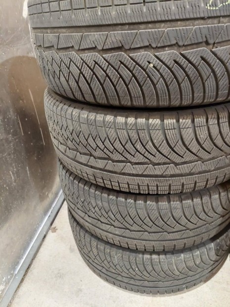 235/55R18 michelin tligumik