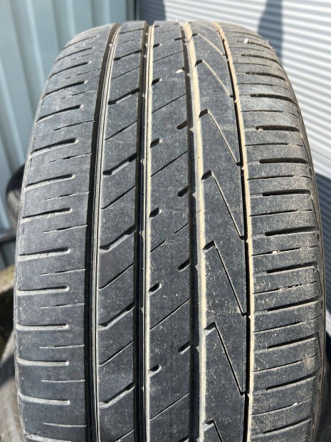 235/55R18 nyári gumi garnitúra