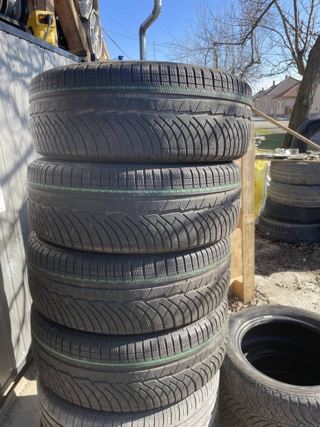 235/55R18 tligumik