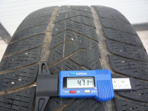 235/55R19 Pirelli négyévszakos gumi 2db eladó!
