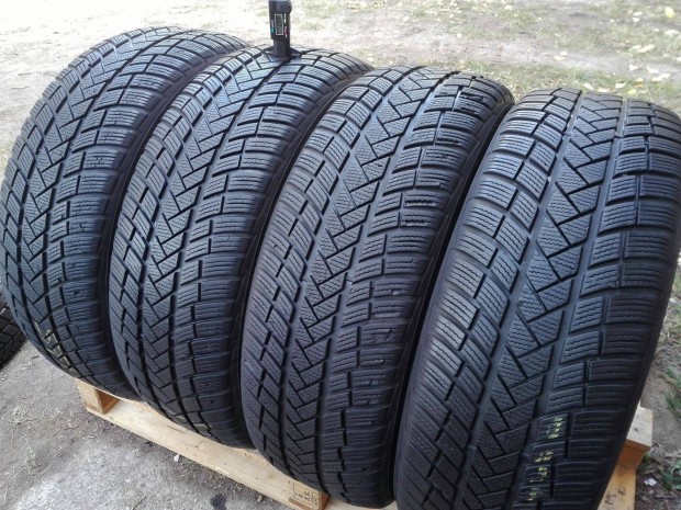 235/55R19 Vredestein téli gumi garnitúra 235/55 r19