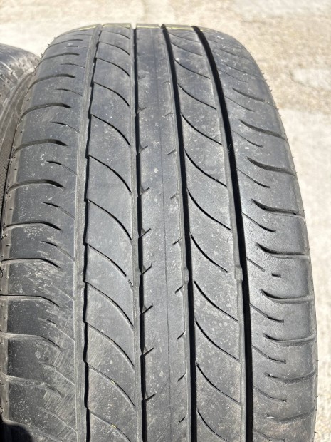 235/55R20 Dunlop