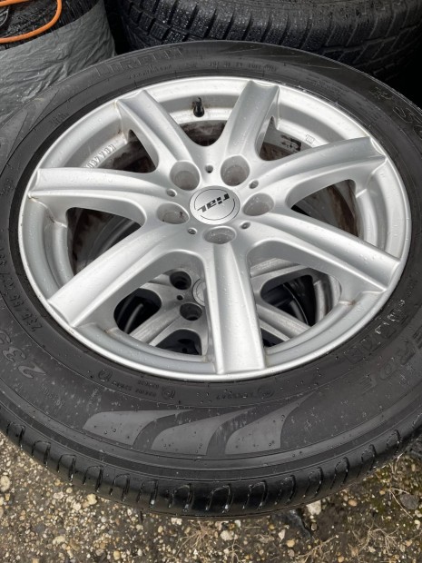 235 55 17 Audi Vw stb Pirelli nyri Dot18