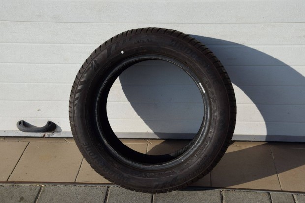 235/55 17 Bridgestone újszerű 1db