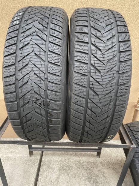 235 55 17 Vredestein Giugiaro 4 db tli gumi.