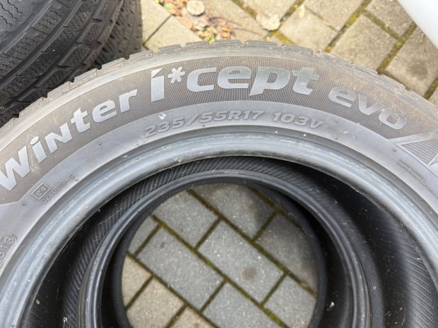 235/55 17" Hankook Winter icept Evo t�li gumi (2db)
