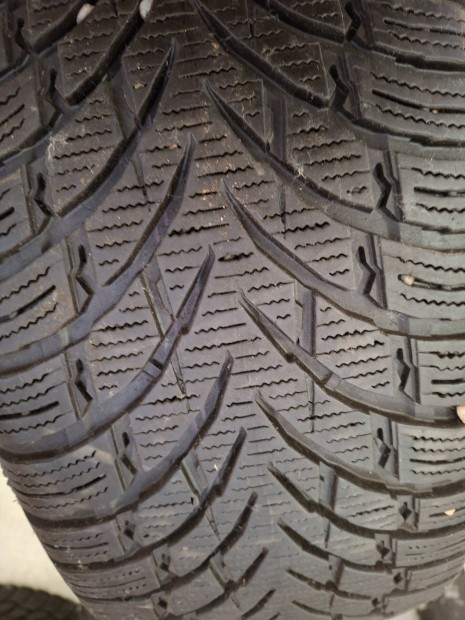 235 55 18 Nokian 18" szinte �j