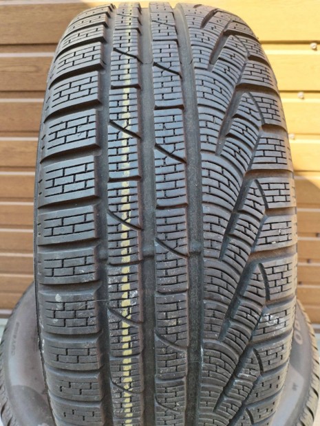235 55 18 pirelli 235/55 R 18 téli gumi garnitura