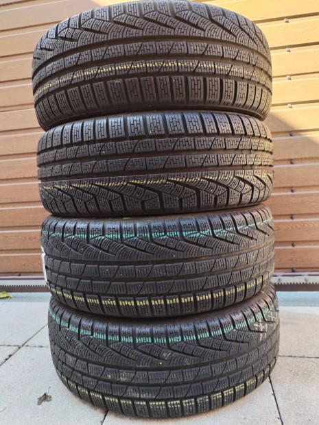235 55 18 pirelli 235/55 R 18 téli gumi garnitura