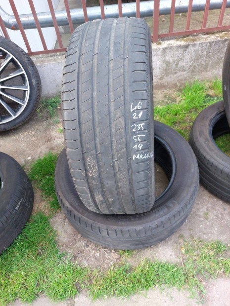 235 55 19 Michelin