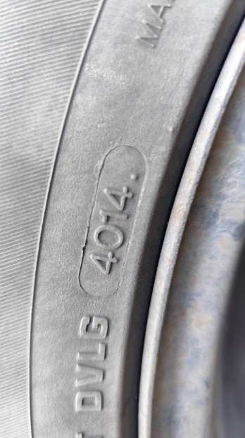 235/55 R17 Ford Kuga felni tli gumival