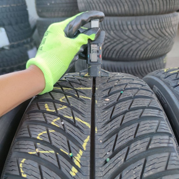 235/55 R17 Michelin téli gumi 70000ft a 4db/236/