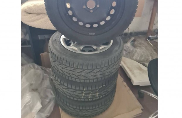 235/55 R17 Téli gumi + felni