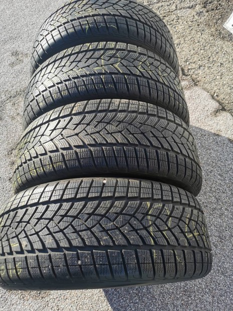 235/55 R17 tli gumi elad 