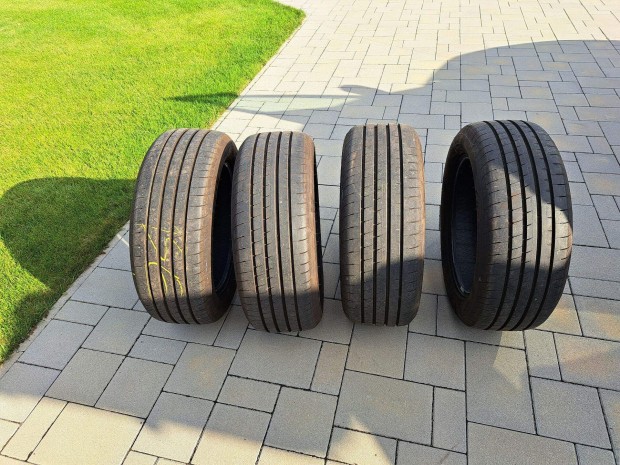 235/55 R18 100V Goodyear Eagle F1