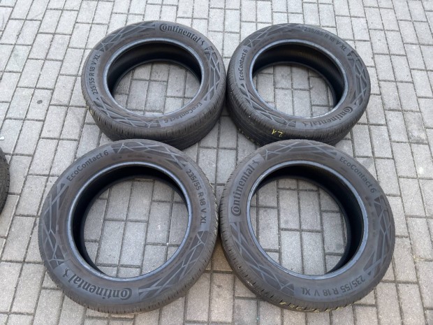 235/55 R18 Continental nyrigumi