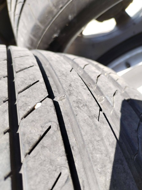 235/55 R18 Continental nyárigumi SUV 4db