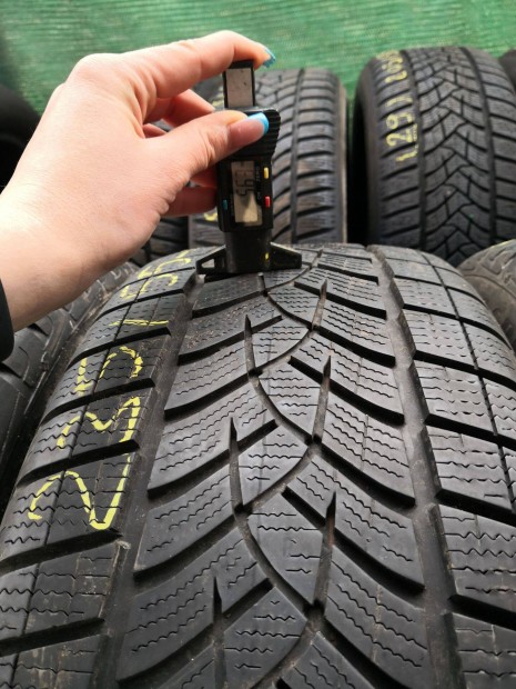 235/55 R18 Goodyear téli gumi 30000ft a 4db /30/