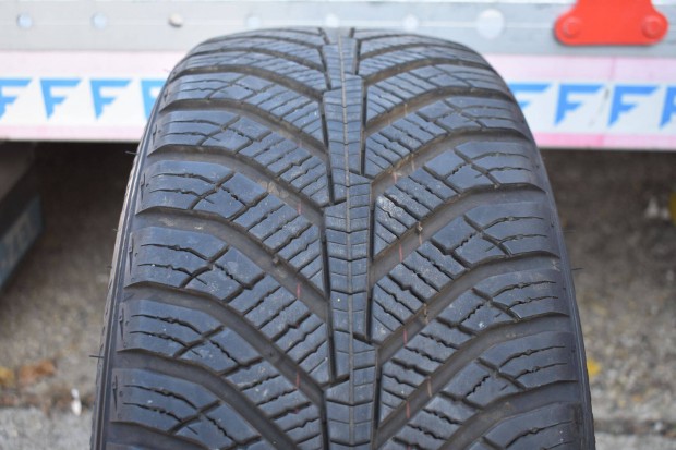 235/55 R18 Kumho Solus 4S HA31 4vszakos DOT:3320 7mm 4db