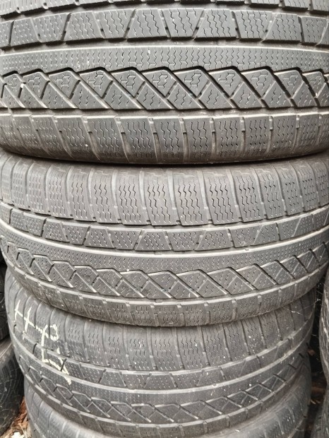 235/55 R18 Tli gumi Petlas Nmetorszgbol 6.5mm-es.