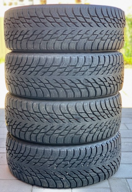 235/55 R19 Téli Gumi Nokian 8mm xc60 stelvio captiva Q5 xc90 cx-9 19"