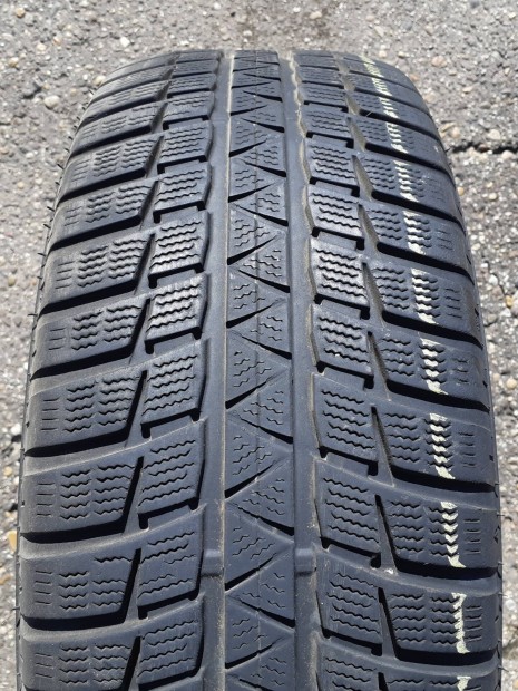 235/55 r18 Falken HS449 Eurowinter. 1db.