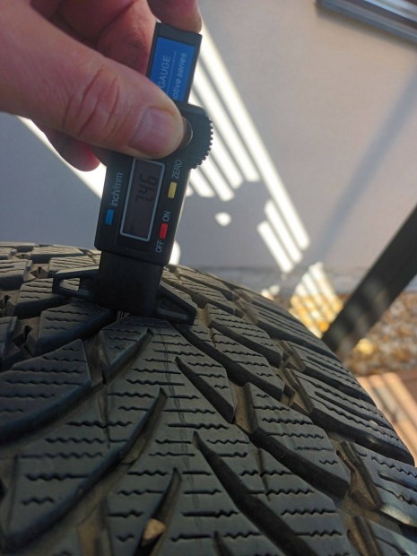 235/55 r18 Nokian WR SUV 4 teligumi garnitúra