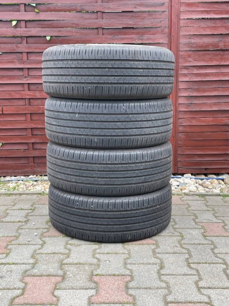 235/55r18 Continental