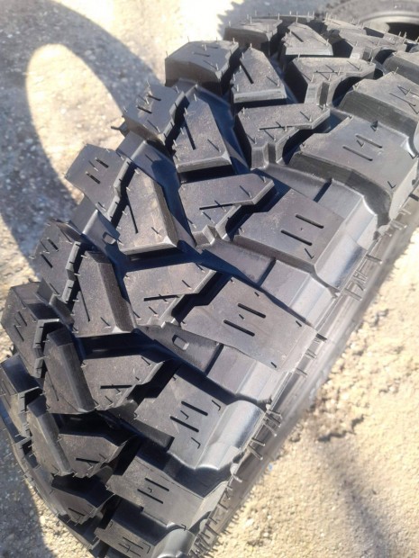 235/60R16 Raptor mints terepgumi