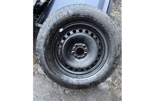 235/60R16 tli gumi + gyri ford felni 5X108 ET50